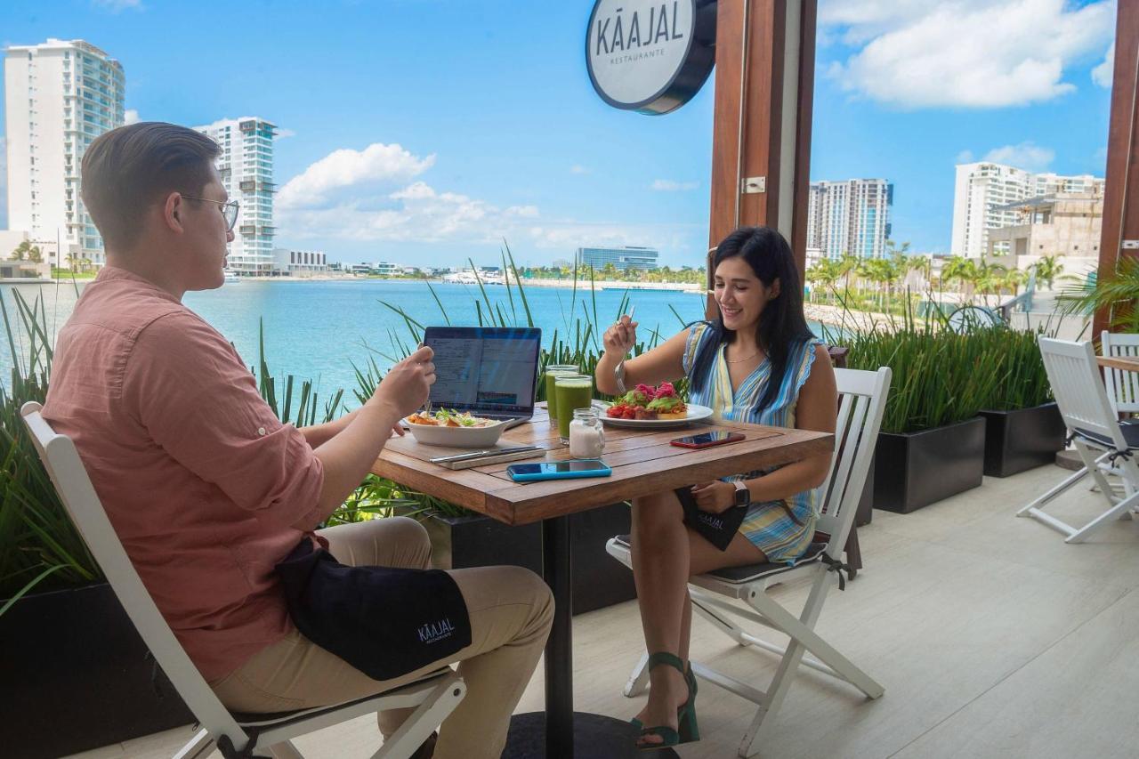 منتجع رينيسانس كانكون آند مارينا المظهر الخارجي الصورة A restaurant in Cancún