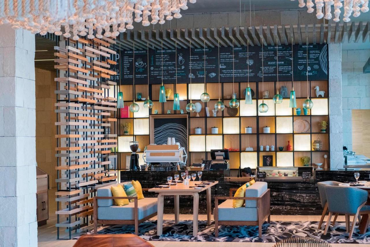 منتجع رينيسانس كانكون آند مارينا المظهر الخارجي الصورة The Lounge at the hotel
