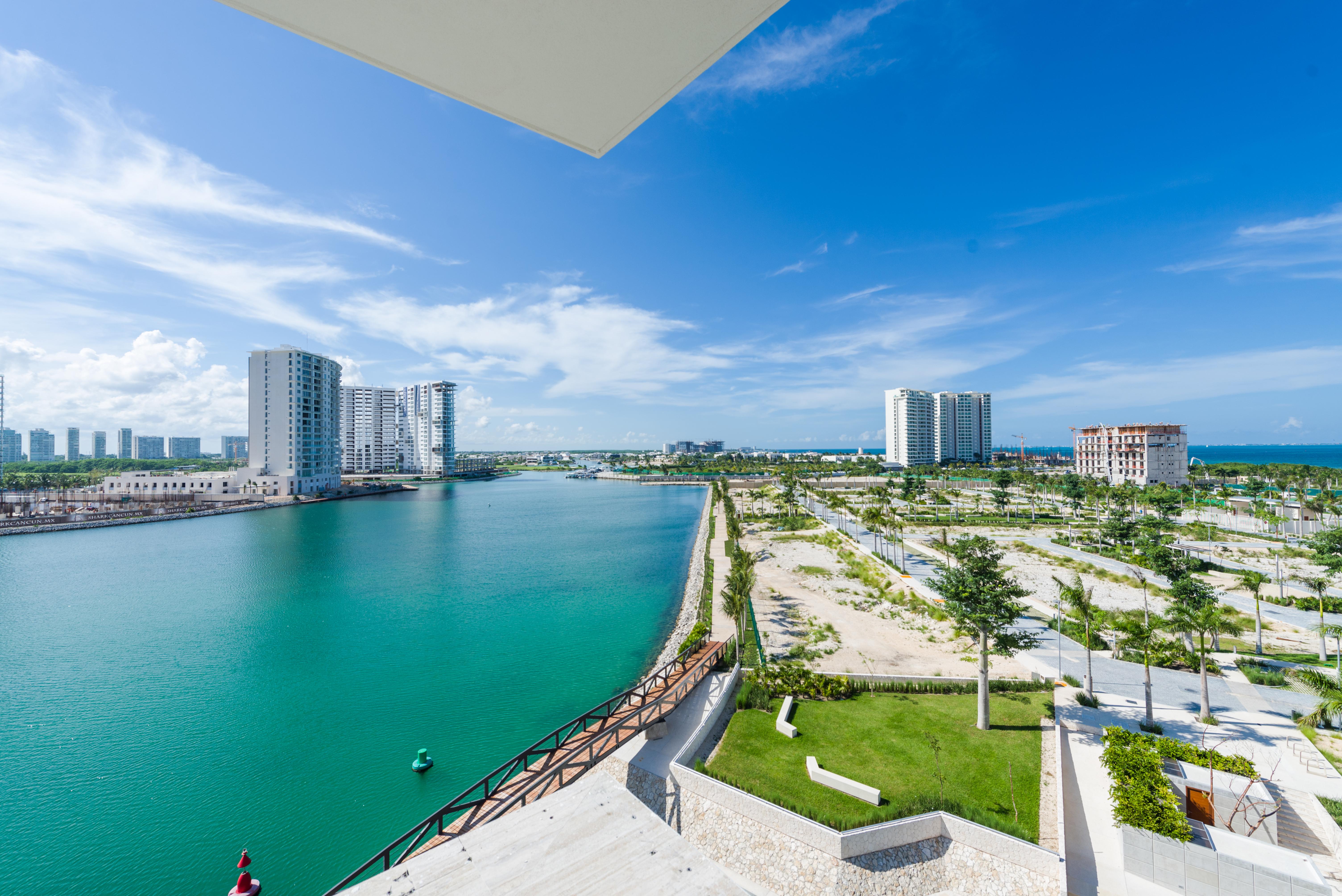 منتجع رينيسانس كانكون آند مارينا المظهر الخارجي الصورة View of the Marina