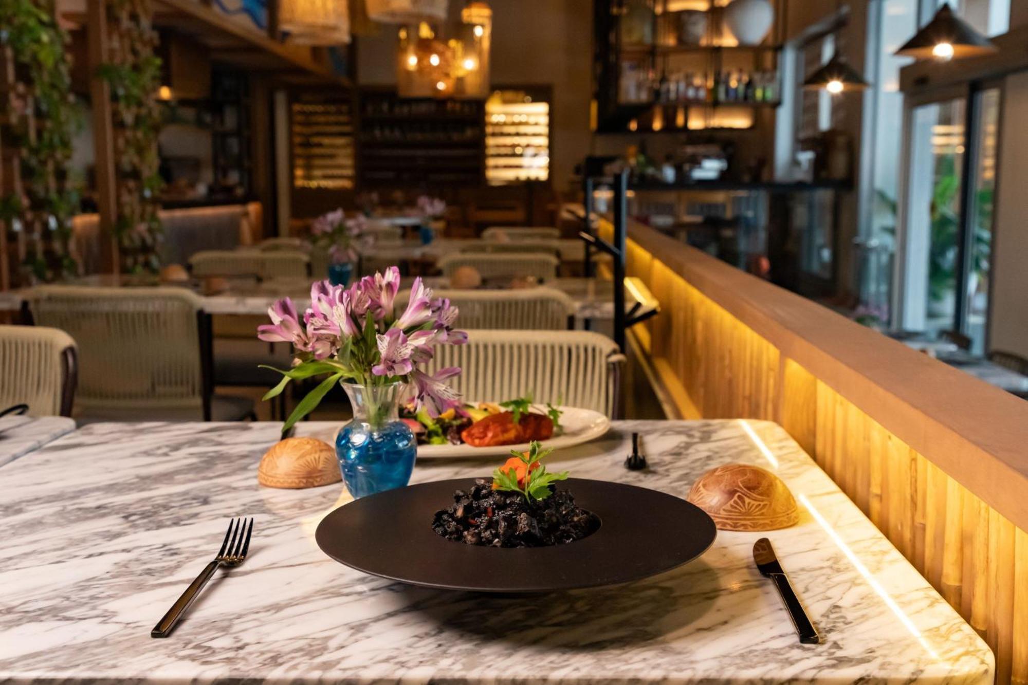 منتجع رينيسانس كانكون آند مارينا المظهر الخارجي الصورة Restaurant in Athens