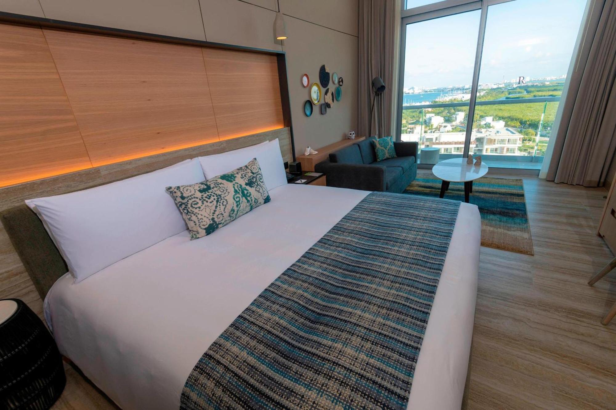 منتجع رينيسانس كانكون آند مارينا المظهر الخارجي الصورة A room at the hotel